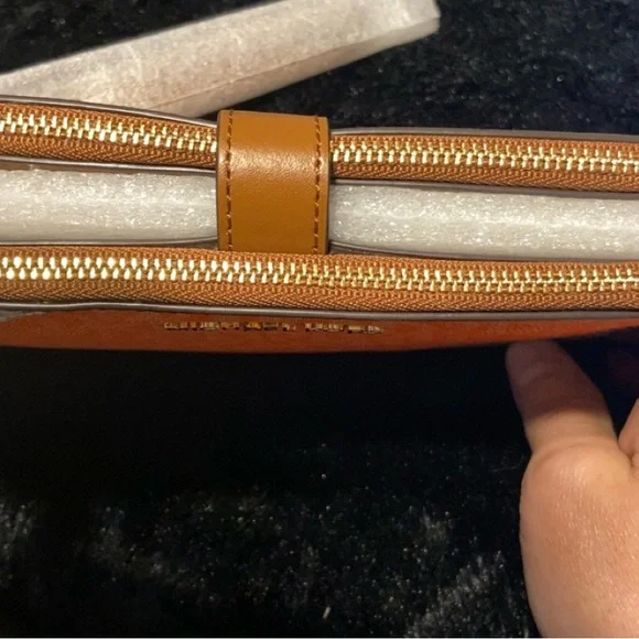 Michael Kors clementine Jet Set Smartphone Wristlet - Picture 3 of 6